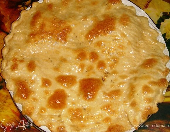 Коржи тщательно пропитать сиропом, лишнюю не впитавшуюся влагу промокнуть салфеткой.