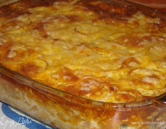 Запекаем в духовке около 45 минут до зарумянивания. В самом конце можно посыпать сыром ещё раз, если остался...я люблю много сыра)))