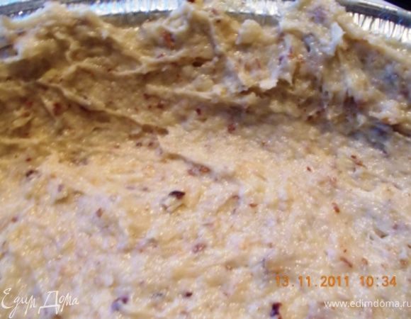 Выложить тесто в, смазанную маслом, форму и убрать в холодильник на 30 минут