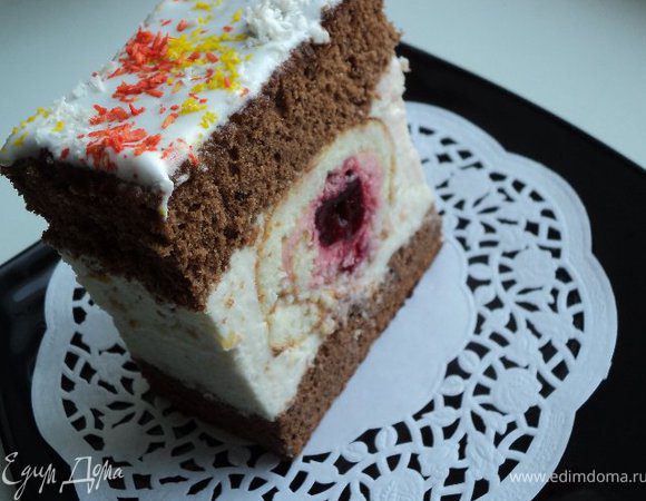 Перед подачей нарезать пляцок на кусочки. Приятного аппетита!