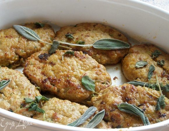 На котлеты бросим шалфей и майоран,