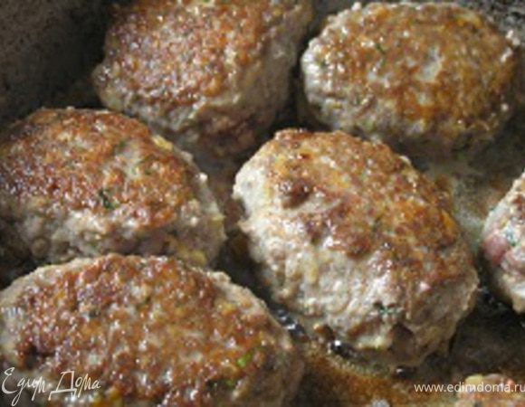 и обжарить на смеси сливочного и оливкового масел.