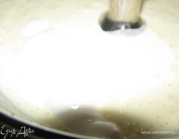 Взбиваем погружным блендером до однородности.