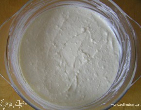 Выложить творожную массу в форму для СВЧ,