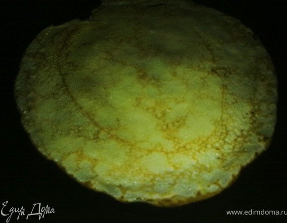 <font style="vertical-align: inherit;"><font style="vertical-align: inherit;">На хорошо разогретой сковороде испечь блины.</font></font>