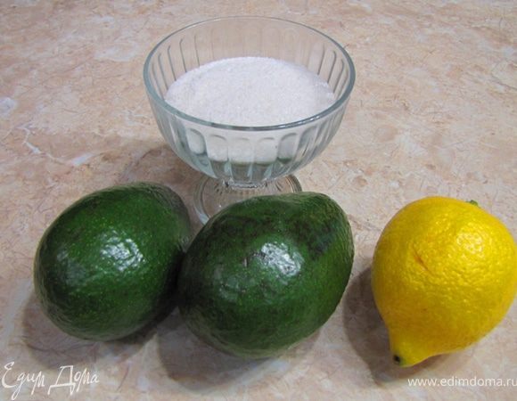 Лучше, конечно,получается именно с лаймом. Но у меня полоивнка лимона.<br />
Есть довольно распространенное заблуждение, что лайм более кислый, чем лимон. На самом деле он не кислее, он именно другой.