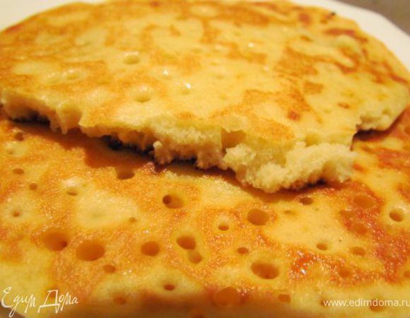 Складываем блинчик стопочкой, выбираем любимую начинку, завариваем чай и поедаем их с большим удовольствием. Мякиш у блинчиков получается как у булочек. Смотрите...