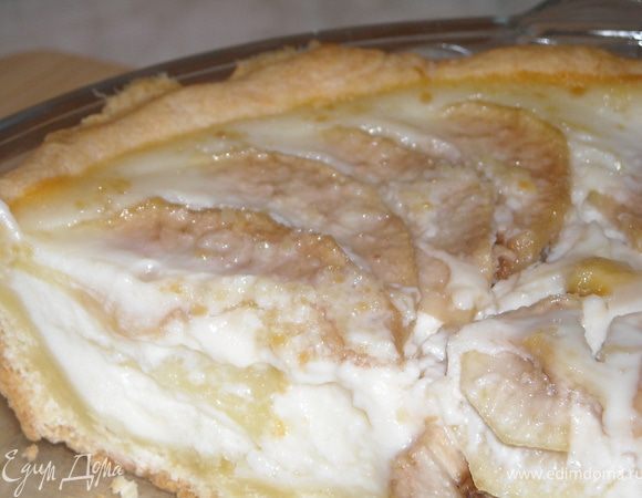 Пирог достать из духовки, полностью его остудить и..убрать его в холодильник хотя бы на пару часов..я оставляю на ночь..утром он просто бесподобен!!