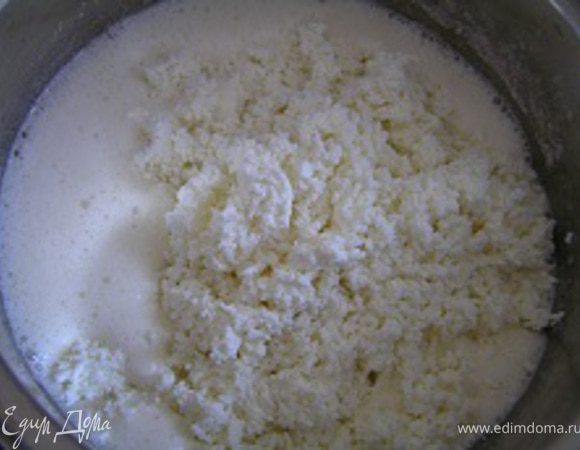 Затем добавить рикотту, тщательно перемешать.