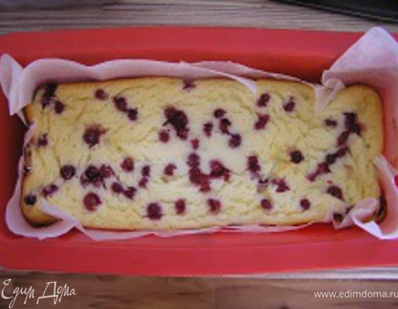 Выпекать при 180*С около 50 минут. Дать остыть в духовке. Я достала сразу - и он осел :(