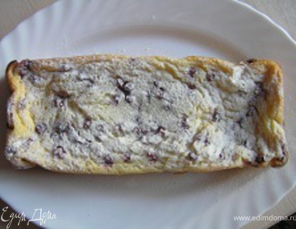 Подавать, посыпав сахарной пудрой. Приятного аппетита! :)