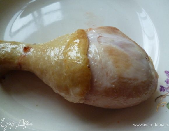 Мясо обжарить на растительном масле до чуть румяной корочки.