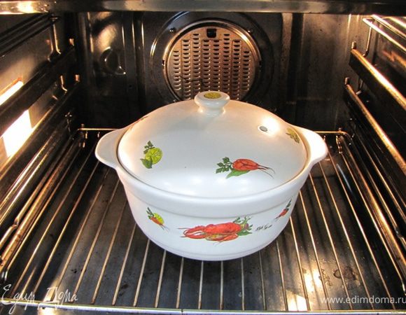 Заранее нагрейте до теплого состояния супницу (я грел в духовке при температуре 50 градусов).