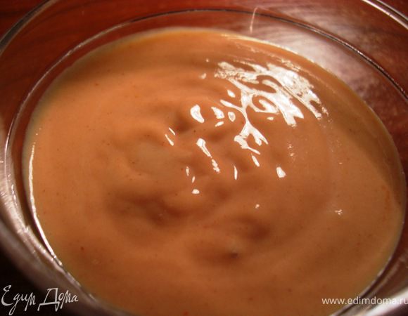 Кто любит соусы, предлагаю смешать горчицy, мед, йогурт и кетчуп.
