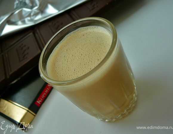 Я бы советовала не добавлять сразу 150 мл.виски(коньяка)а добавить 100мл.На второй день попробывать ликер,если вам покажется что крепость ликера мала,слейте ликер в одну большую емкость,добавьте 50мл.алкоголя,перемешайте,разлейте по бутылкам,закупорить.На все это кол-во продуктов золотая середина 200мл.алкоголя,но для любителей по-горячее предел будет 250мл.,больше не стоит.