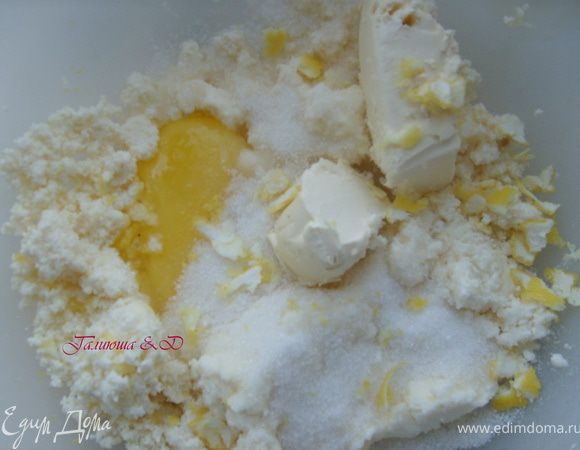 Смешиваем все ингредиенты для теста.