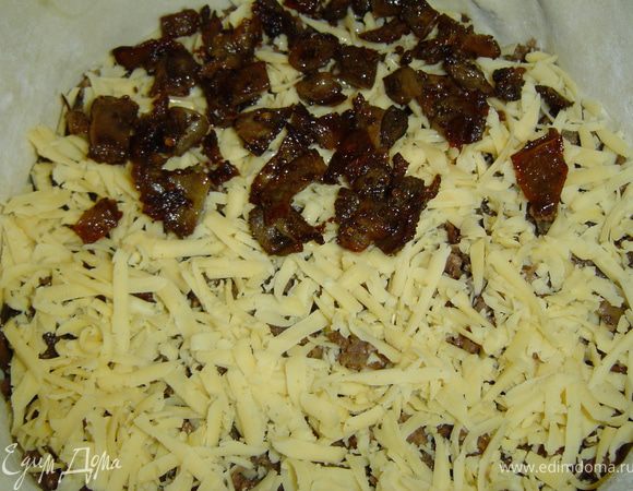 На сыр кладем баклажаны.