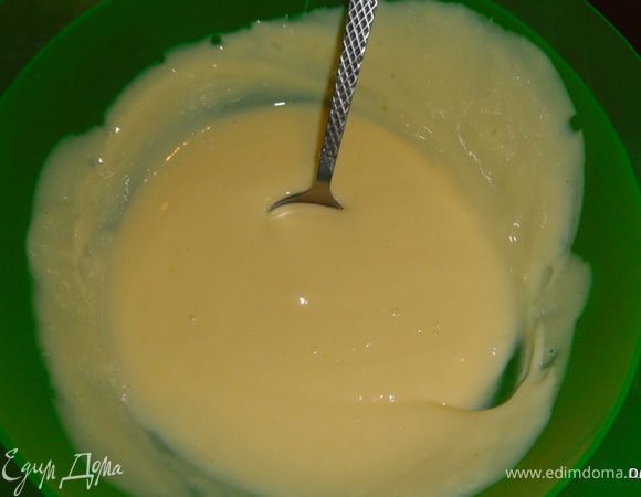 Для начинки



Берём банку сгущенки(не вареной), 4 желтка и сок лимонов ( у меня 1,5). Хорошо все взбиваем, сок лимонов не добавляйте сразу много, лучше пробуйте, чтобы не было слишком кисло. 