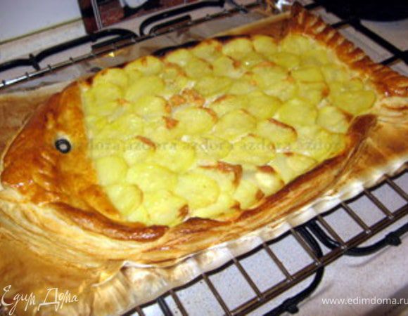 Согреть один половник воды, оставшейся от варки капусты, с вином и сливками. Поварить, пока соус не загустеет. Пропустить соус через сито, добавить 80 гр сливочного масла, поперчить и, при желании,добавить молотыую петрушку. 
Подать рыбку в сопровождении соуса.
