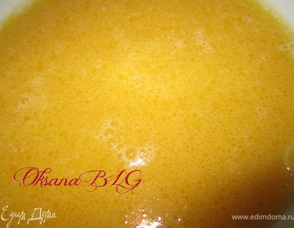 Приготовить бисквит так же как и шоколад на кипятке. Яйцо, питьевой йогурт смешать.