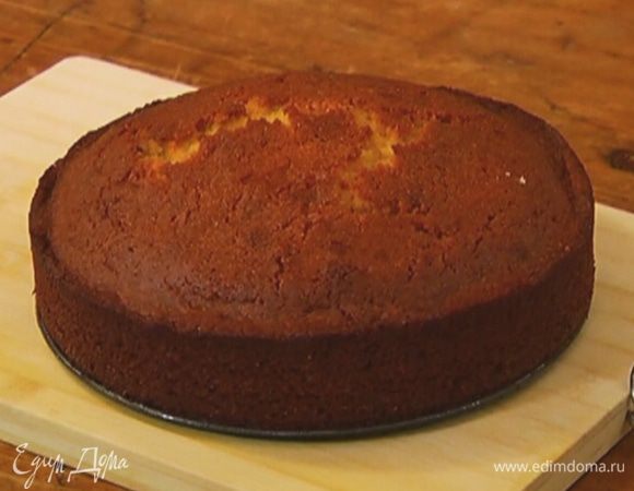 Готовый пирог вынуть из формы и остудить.