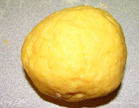 Замесить тесто.