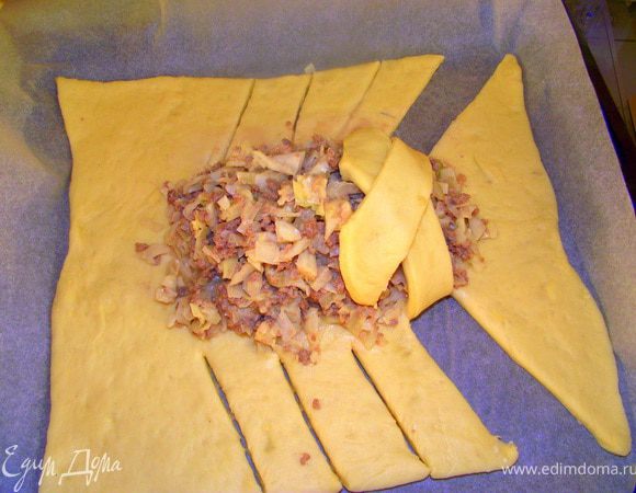 Складываем полоски друг на друга.