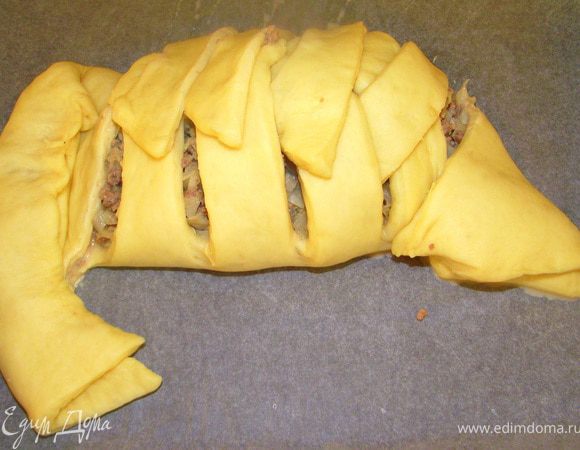 Делаем голову и хвост из больших кусков.