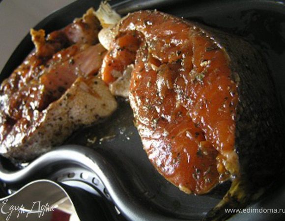 Форель выложить на поднос пароварки,