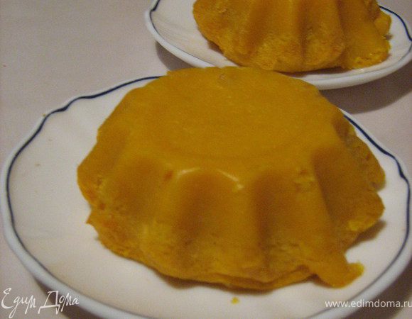Формочки смазать маслом, выложить тесто. Выпекать 30 минут при 200 градусах. Дать остыть, вытащить из формы и насладиться:)