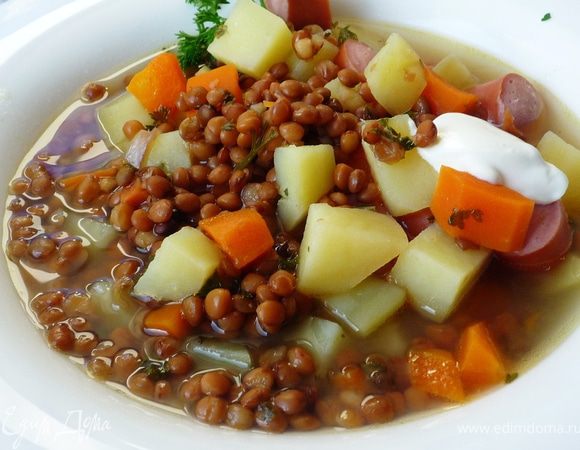 Суп приправить солью, сахаром, перцем, уксусом. Подавать со сметаной. Приятного аппетита!