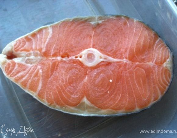 Сёмгу помыть, высушить бумажным полотенцем. 