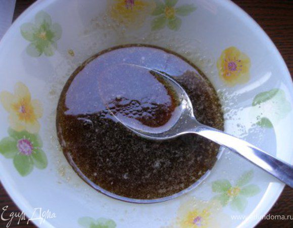 Смешать все ингредиенты для глазури (я делала один стейк, так что ингредиентов вдвое меньше). 