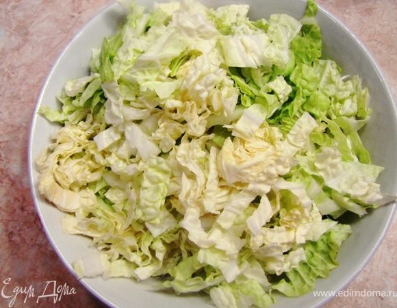 Рубленный китайский салат
Все очень просто, порубите салат как вам нравится. У меня - пол сантиметра.
