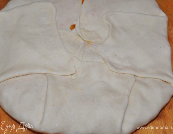 Оставшиеся концы тоже соединить посередине.