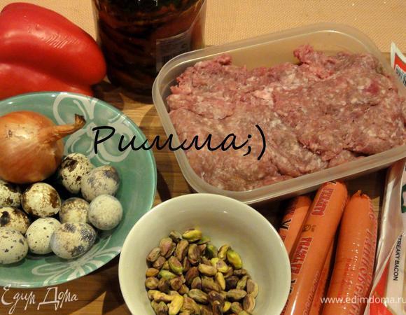 Перепелиные яйца отварить.