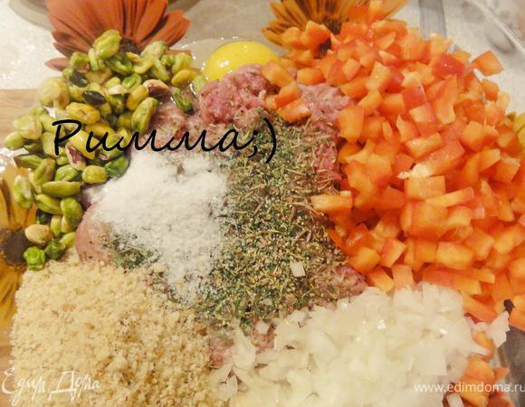 Вяленые томаты порезать на кусочки. Смешать все ингредиенты. 