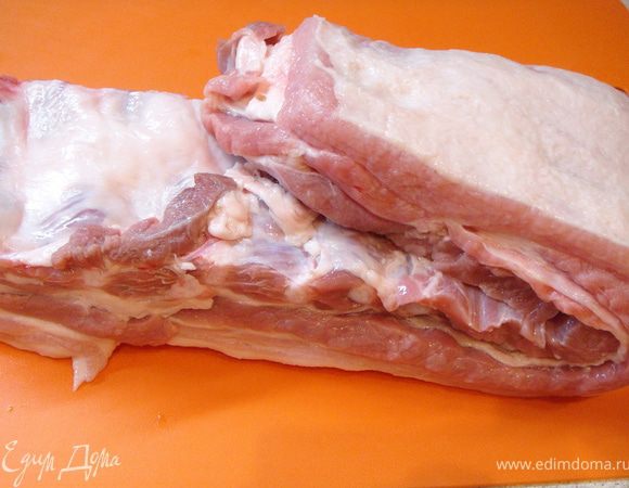 Тщательно вымыть и просушить ребрышки.