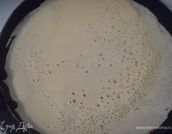 Испечь крепы.