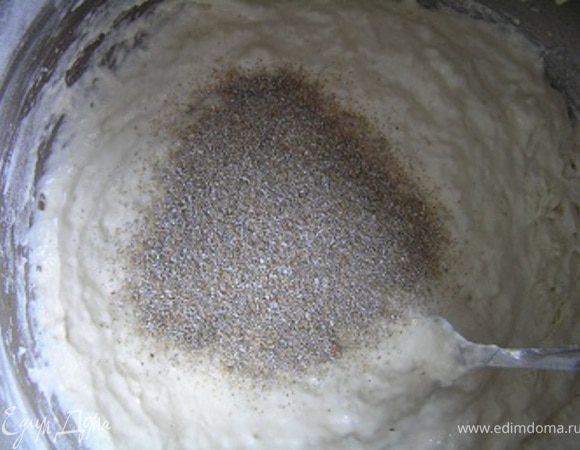 затем добавить горсть отрубей (1,5-2 ст.л.), 