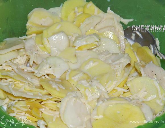 Выливаем  в миску с картофелем. Хорошо перемешиваем.