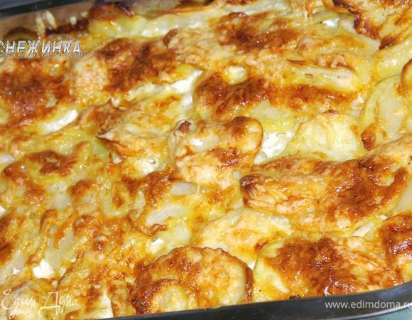 Ставим картофель запекаться в хорошо разогретую духовку на 1 час 15 минут до ровной румяной корочки. 