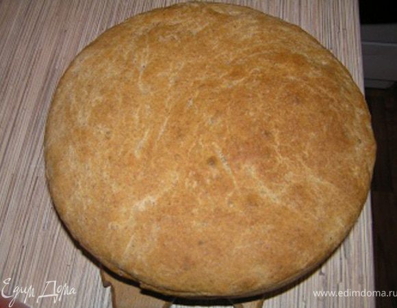 Духовку разогреть до 240*С выпекать хлеб 30 минут, затем снизить температуру до 200*С и выпекать еще 10-15 минут до румяного цвета.