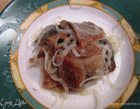 Перемешайте и поставьте в закрытой посуде в холодильник как минимум на полчаса.