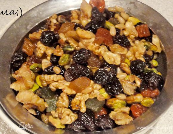 Откинуть смесь на сито или дуршлаг, дать стечь и подсохнуть.