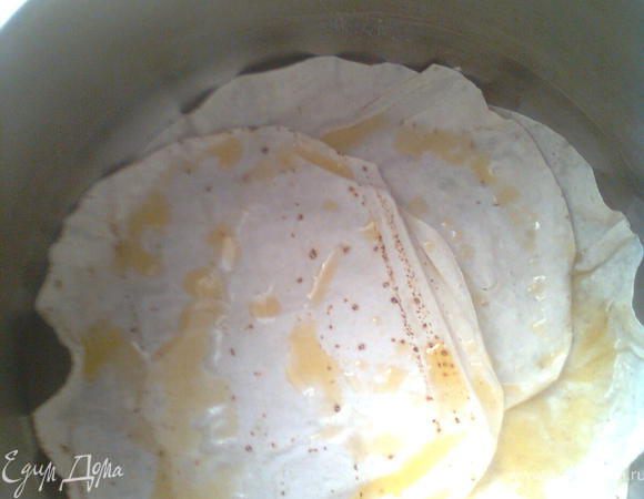 и кладём вниз кострюли