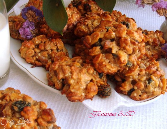 Выпекаем при температуре 180 гр. 15-20 минут. Очень вкусно с молоком!!! Приятного полезного аппетита, Друзья мои!!!:))