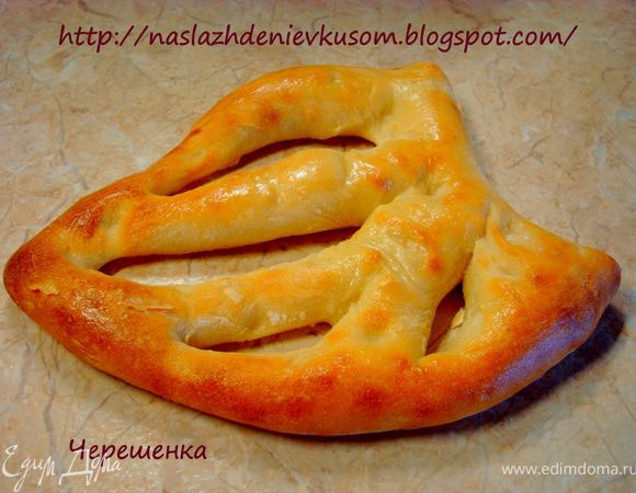 На основе этого теста можно приготовить великое множество изделий. Постепенно я познакомлю вас с некоторыми из них… Для начала это будет хлеб «Фугасс» http://www.edimdoma.ru/recipes/33239…