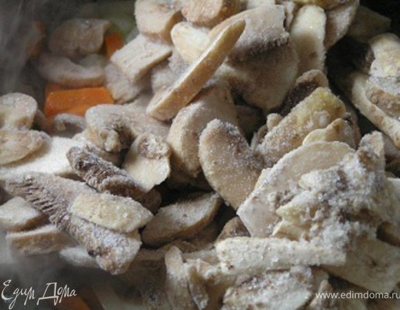 Затем выложить грибы,