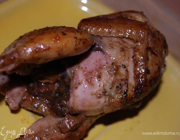 Готовой смесью фаршируем препелку.